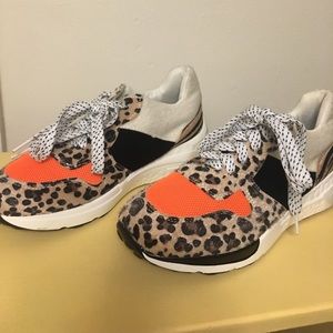 Cheetah Fashion Sneaker size 8 Leopard Print Lace Up Tennis Shoes Athletic